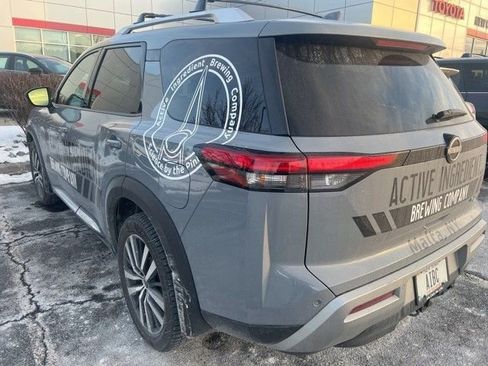 Used 2022 Nissan Pathfinder Platinum w/ Cargo Package image 5