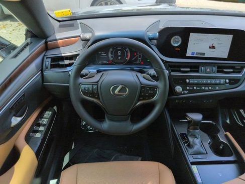 Used 2025 Lexus ES 350 w/ Premium Package FWD image 16