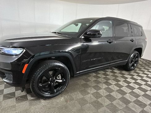 Used 2023 Jeep Grand Cherokee L Laredo AWD/4WD image 8