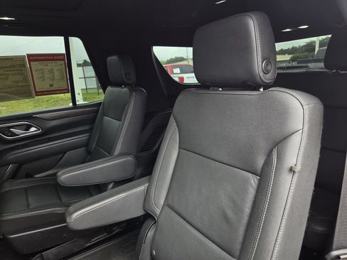 Used 2022 Chevrolet Tahoe Z71 w/ Z71 Off-Road Package AWD/4WD image 31