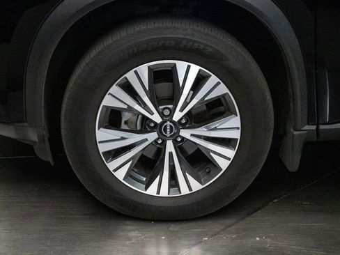 Used 2023 Nissan Rogue SV image 8