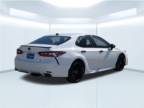 Used 2022 Toyota Camry SE image 6