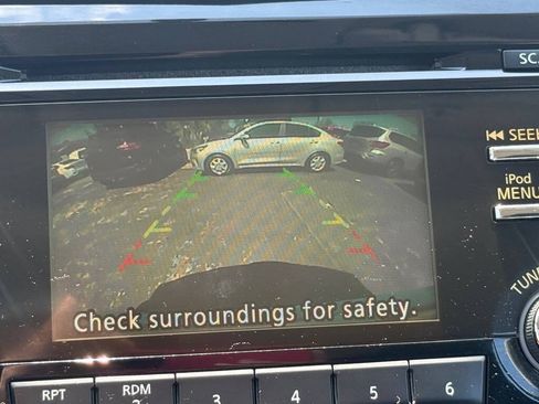 Used 2017 Nissan Rogue S FWD image 15
