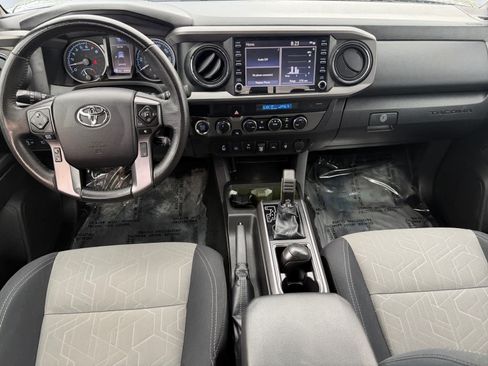 Used 2022 Toyota Tacoma TRD Sport w/ Technology Package AWD/4WD image 5