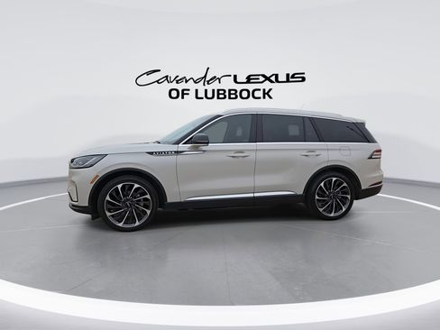 Used 2025 Lincoln Aviator Reserve w/ Luxury Package image 6