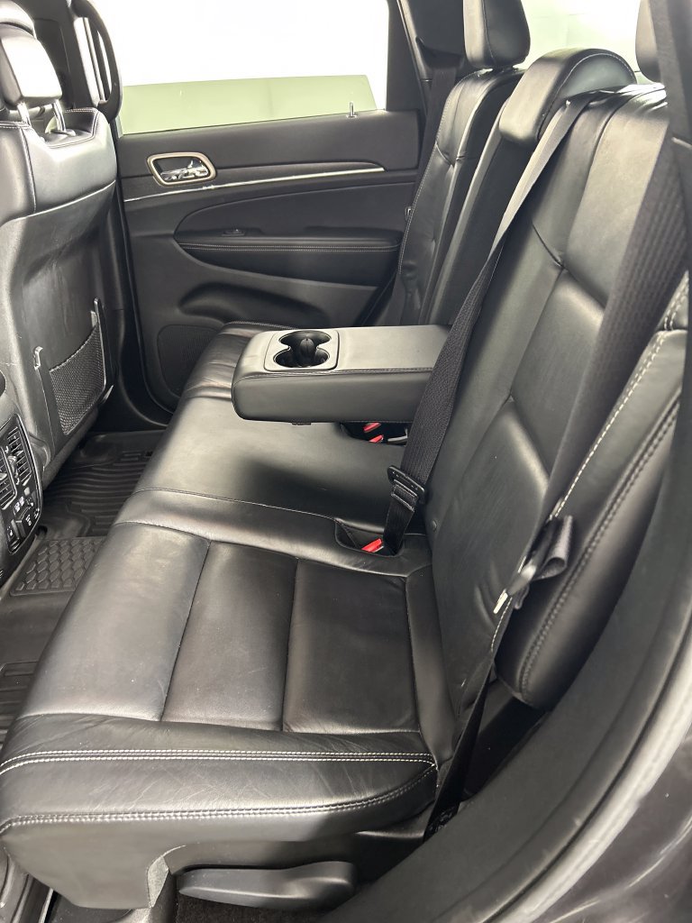 Used 2017 Jeep Grand Cherokee Limited AWD/4WD image 17