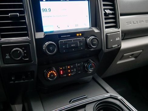 Used 2019 Ford F250 XLT w/ XLT Premium Package image 21