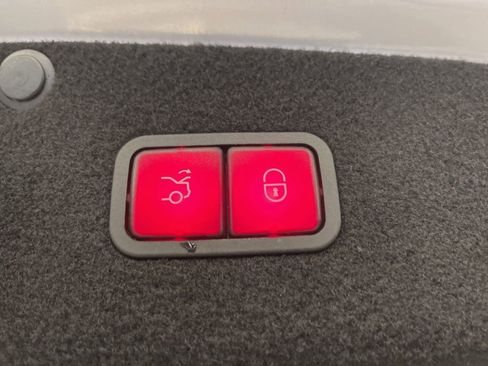 Used 2016 Mercedes-Benz S 550 4MATIC Sedan image 33