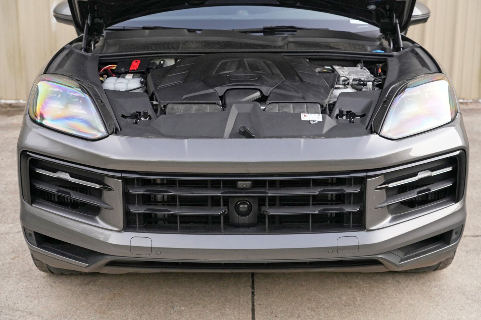 Used 2024 Porsche Cayenne S w/ Premium Package Plus AWD/4WD image 8