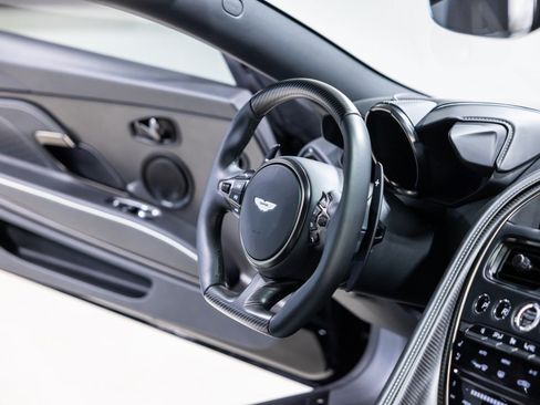 Used 2022 Aston Martin DBS Superleggera RWD image 38
