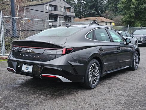 New 2025 Hyundai Sonata Limited image 7