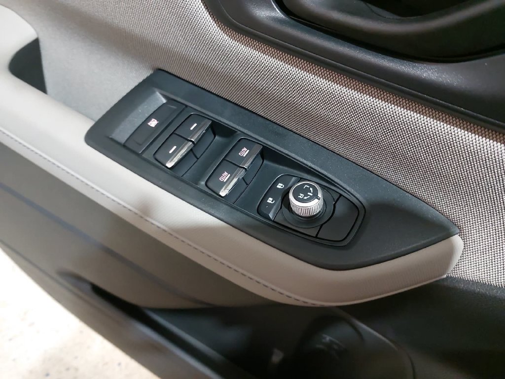 Used 2025 Subaru Forester Premium AWD/4WD image 27