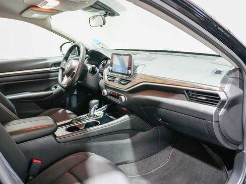 Used 2023 Nissan Altima 2.5 SV FWD image 21