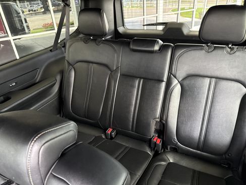 Used 2024 Jeep Wagoneer L Series II w/ Flexible Seating Group AWD/4WD image 30