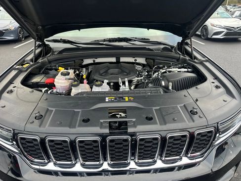 Used 2022 Jeep Grand Cherokee Limited 4xe image 10