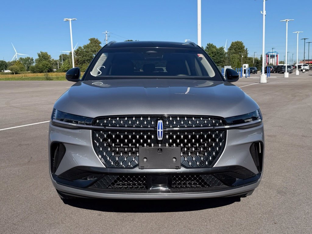 Used 2024 Lincoln Nautilus Reserve AWD/4WD image 2