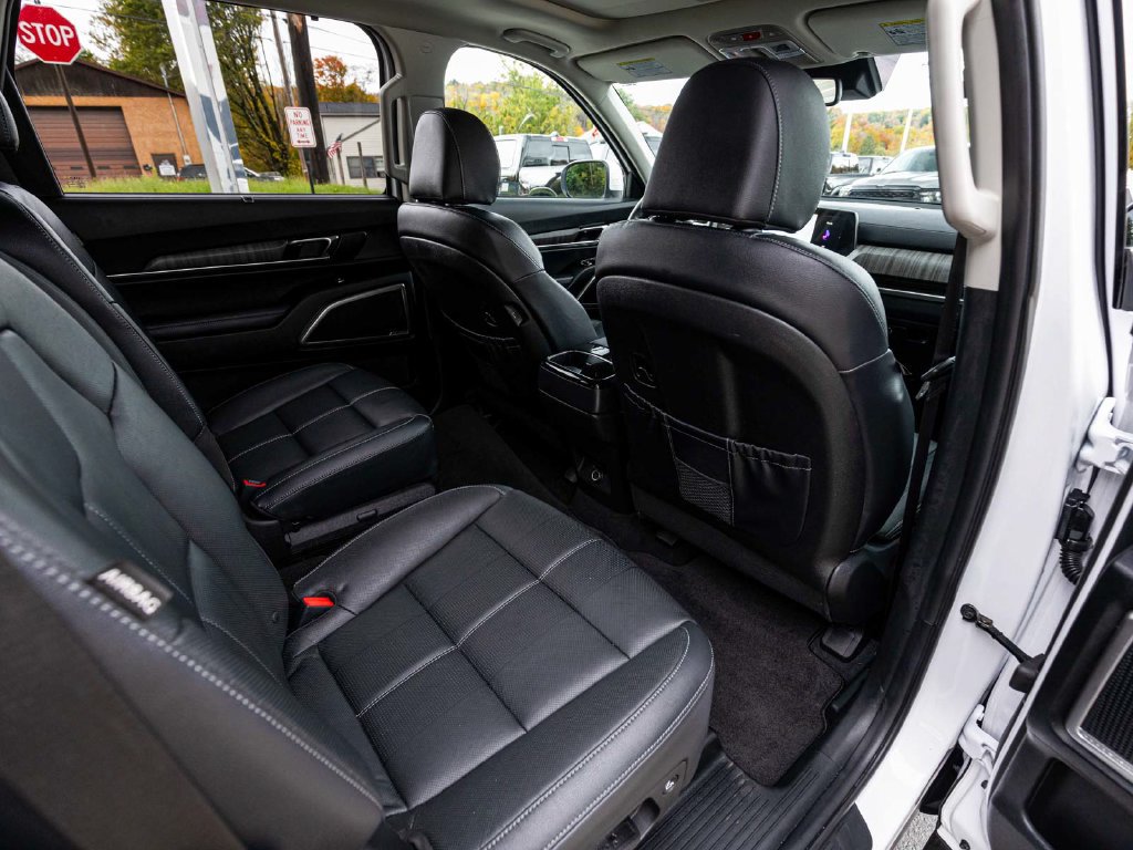 Used 2024 Kia Telluride EX w/ EX Captain's Chair Package AWD/4WD image 29