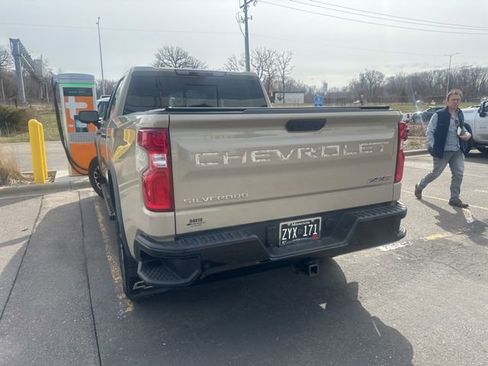 Used 2022 Chevrolet Silverado 1500 ZR2 w/ Technology Package image 17