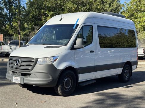 Used 2024 Mercedes-Benz Sprinter 2500 image 2