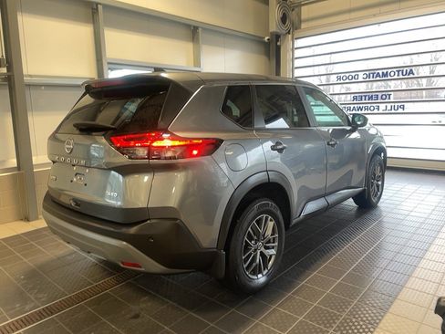 Used 2023 Nissan Rogue S image 14