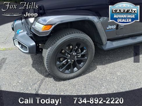 Used 2023 Jeep Wrangler Unlimited Sahara w/ Cold Weather Group AWD/4WD image 5