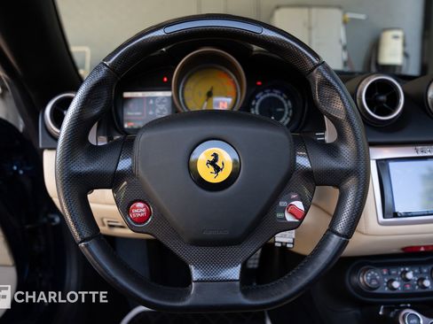 Used 2011 Ferrari California image 23