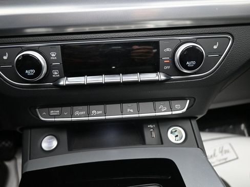 Used 2025 Audi Q5 2.0T Premium image 16