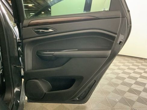 Used 2014 Cadillac SRX Luxury image 32