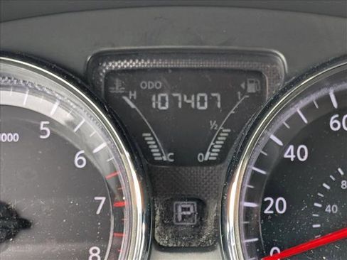 Used 2016 Nissan Versa SV image 11