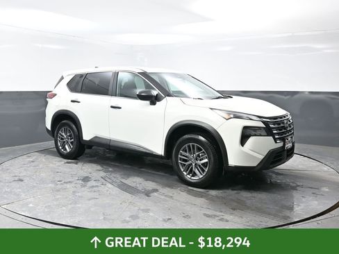 Used 2024 Nissan Rogue S image 5