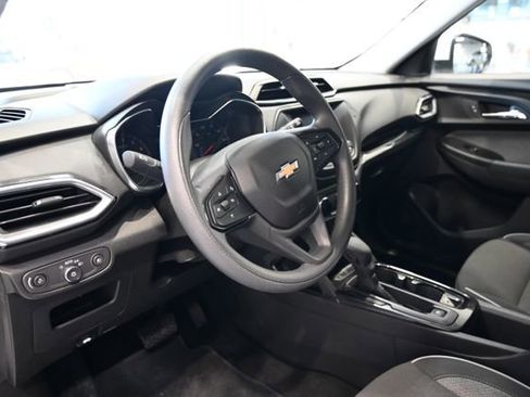 Used 2023 Chevrolet TrailBlazer LT FWD image 21