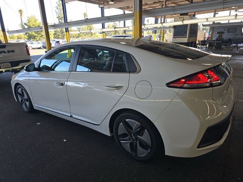 Used 2022 Hyundai Ioniq Limited image 10