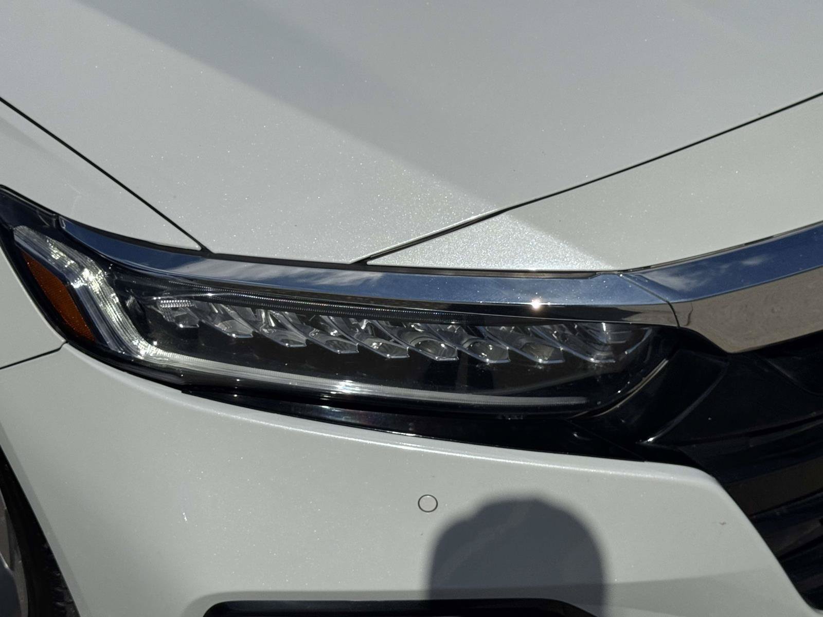 Used 2018 Honda Accord Touring image 6