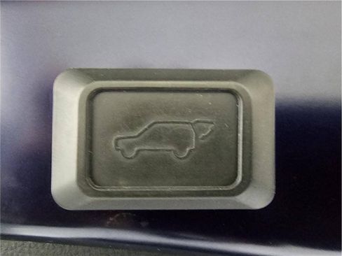 Used 2020 Toyota RAV4 XLE w/ Convenience Package AWD/4WD image 13