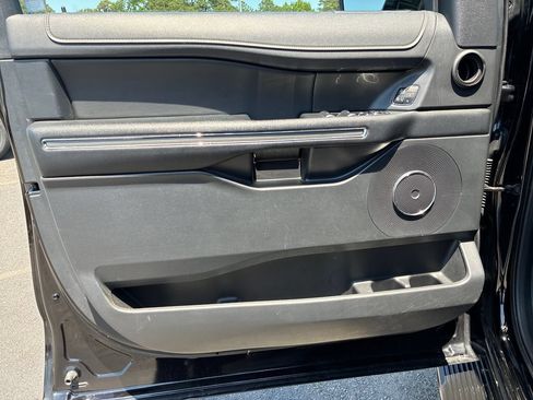 Used 2024 Ford Expedition XLT AWD/4WD image 11