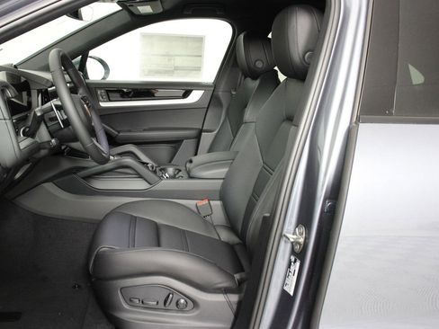 New 2026 Porsche Cayenne Coupe AWD/4WD image 5