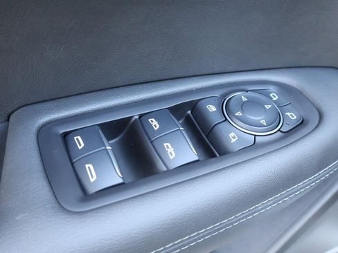 Certified 2025 Cadillac XT6 Premium Luxury image 11