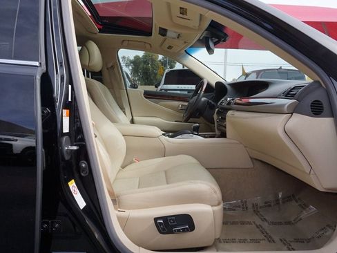 Used 2017 Lexus LS 460 image 20