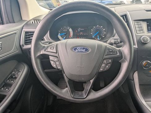 Used 2018 Ford Edge SE image 16