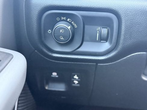 Used 2021 RAM 1500 Big Horn image 12