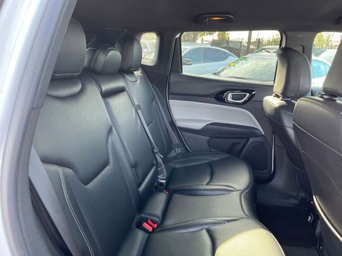 Used 2025 Jeep Compass Limited image 39