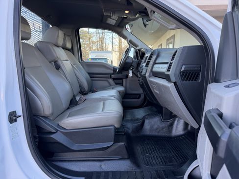 Used 2020 Ford F550 2WD Regular Cab Super Duty image 9