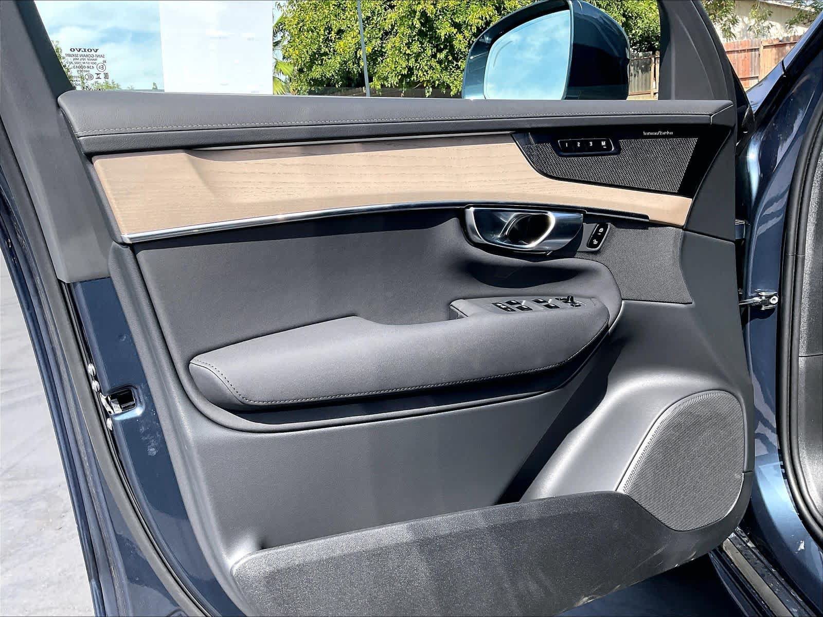 New 2027 Volvo XC90 B5 Plus AWD/4WD image 24