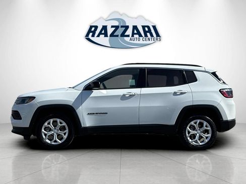 Used 2024 Jeep Compass Latitude AWD/4WD image 6