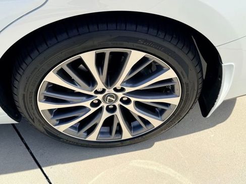 Certified 2021 Lexus ES 350 w/ Premium Package image 9