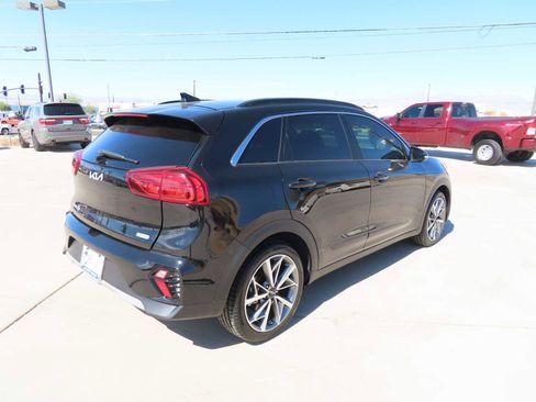 Used 2022 Kia Niro Touring Special Edition FWD image 9