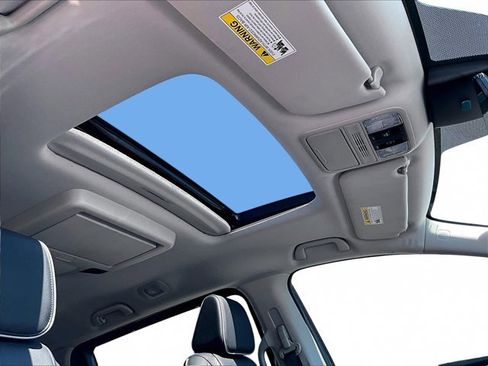 Used 2025 Honda Odyssey Touring image 14