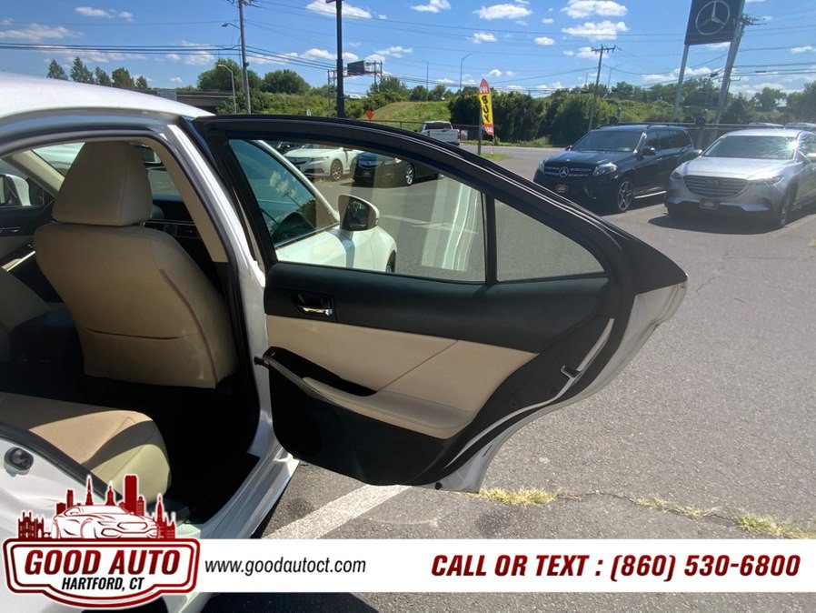 Used 2016 Lexus IS 300 AWD w/ Navigation System Package image 15