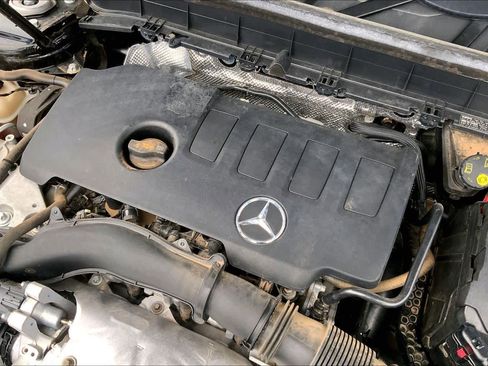 Used 2021 Mercedes-Benz GLB 250 GLB 250 image 33