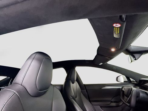 Used 2022 Tesla Model S Plaid image 19